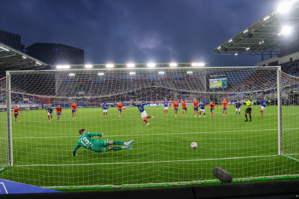 Fotballbilder 2024/25. Sportsjournalistikk og idrett.