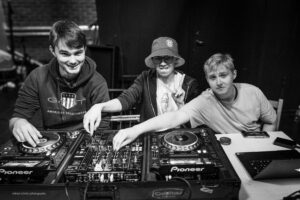 DJer fra musikkproduksjon